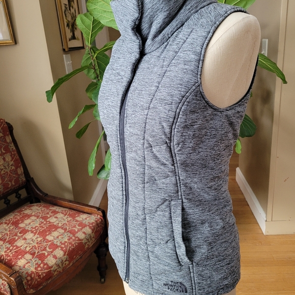 The North  Face  Pseudio  Vest - Picture 4 of 16